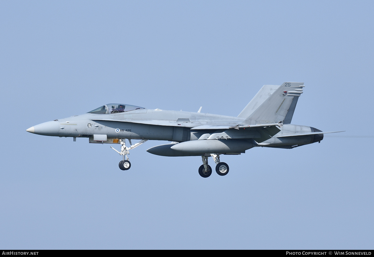 Aircraft Photo of HN-425 | McDonnell Douglas F/A-18C Hornet | Finland - Air Force | AirHistory.net #843772