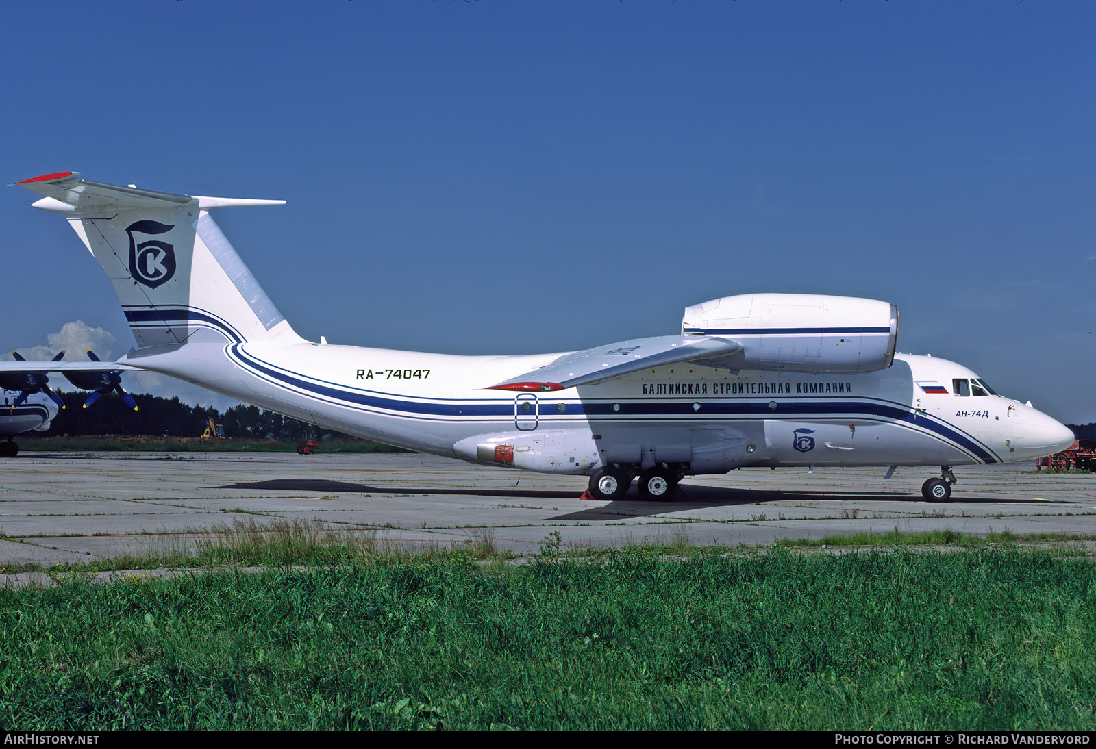 Aircraft Photo of RA-74047 | Antonov An-74D | Baltiskaya Stroitelnaya Kompaniya | AirHistory.net #844260