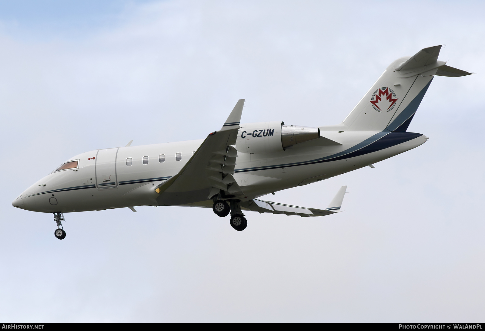 Aircraft Photo of C-GZUM | Bombardier Challenger 650 (CL-600-2B16) | AirHistory.net #844455