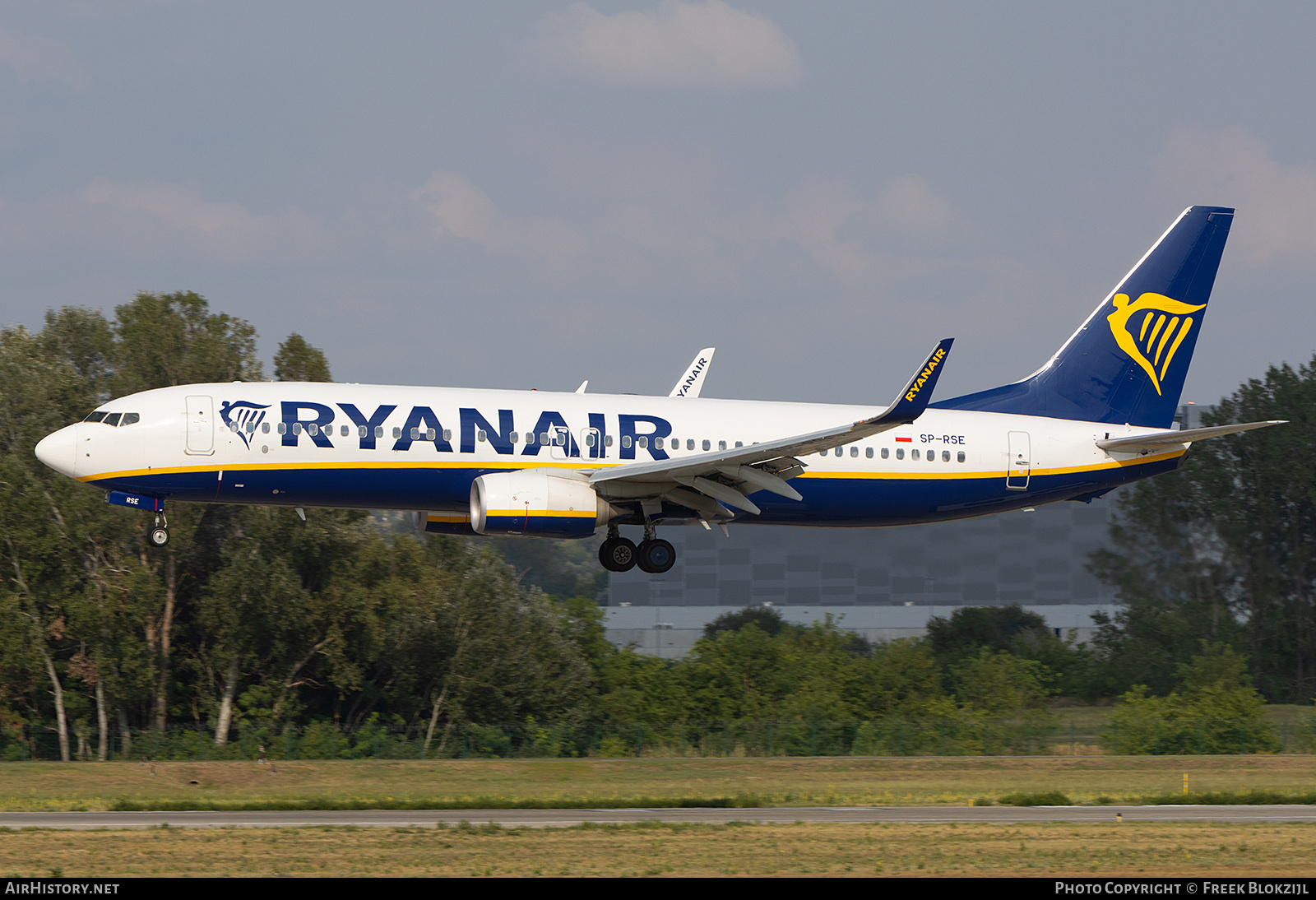 Aircraft Photo of SP-RSE | Boeing 737-800 | Ryanair | AirHistory.net #844589