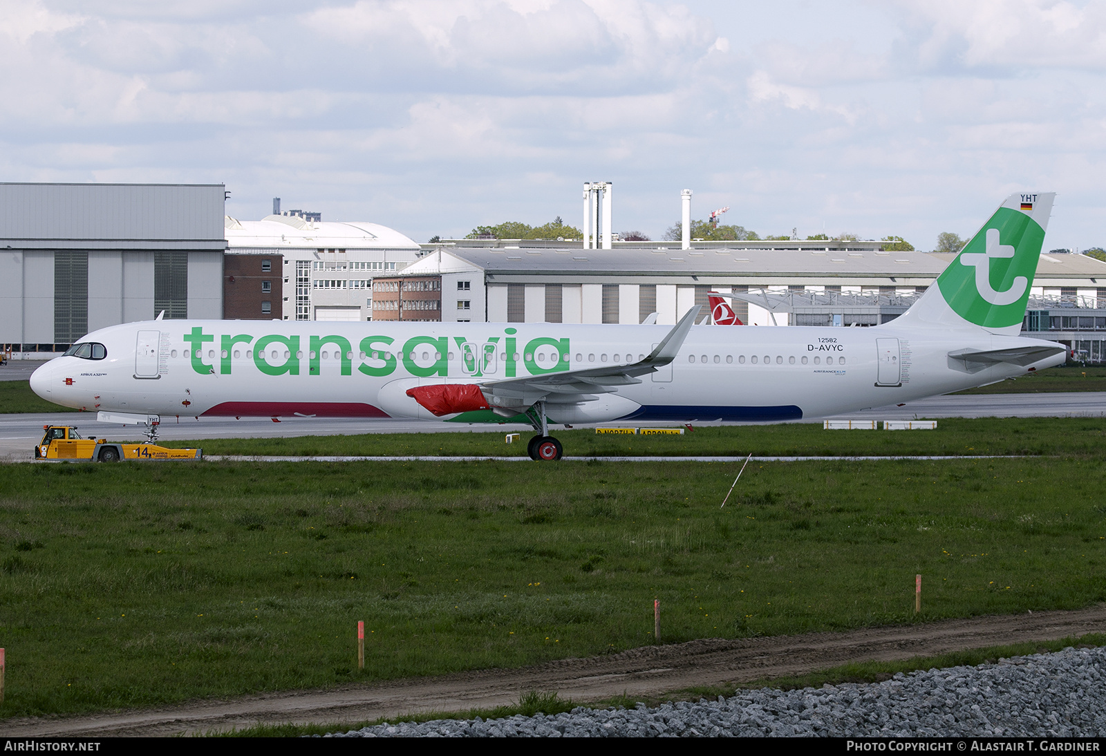 Aircraft Photo of D-AVYC / PH-YHT | Airbus A321-251NX | Transavia | AirHistory.net #844632