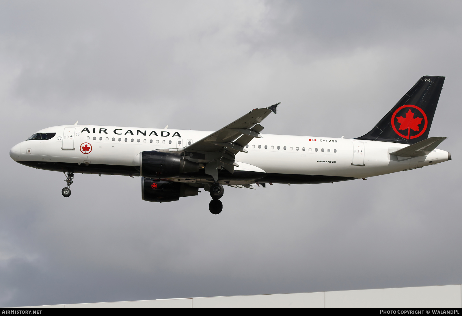 Aircraft Photo of C-FZQS | Airbus A320-214 | Air Canada | AirHistory.net #844788