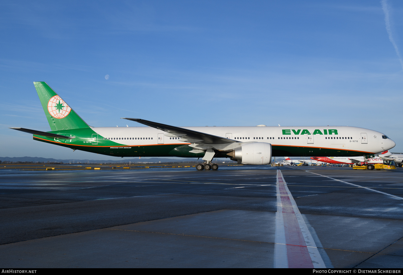 Aircraft Photo of B-16716 | Boeing 777-35E/ER | EVA Air | AirHistory.net #844897