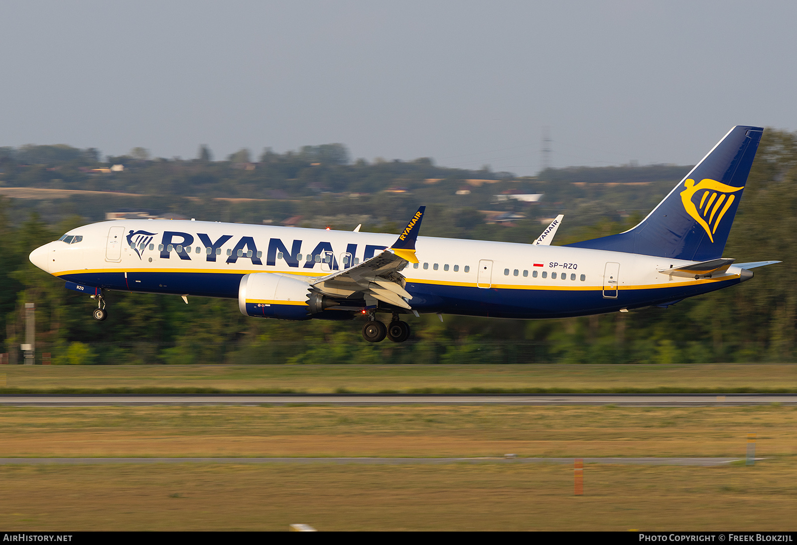 Aircraft Photo of SP-RZQ | Boeing 737-8200 Max 200 | Ryanair | AirHistory.net #844905