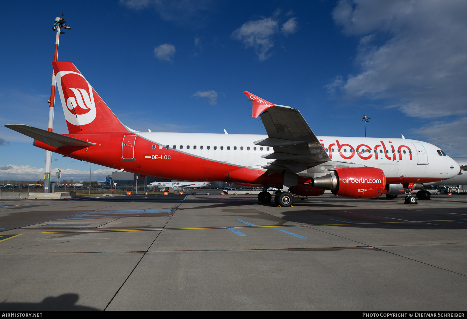 Aircraft Photo of OE-LOC | Airbus A320-214 | Air Berlin | AirHistory.net #844920