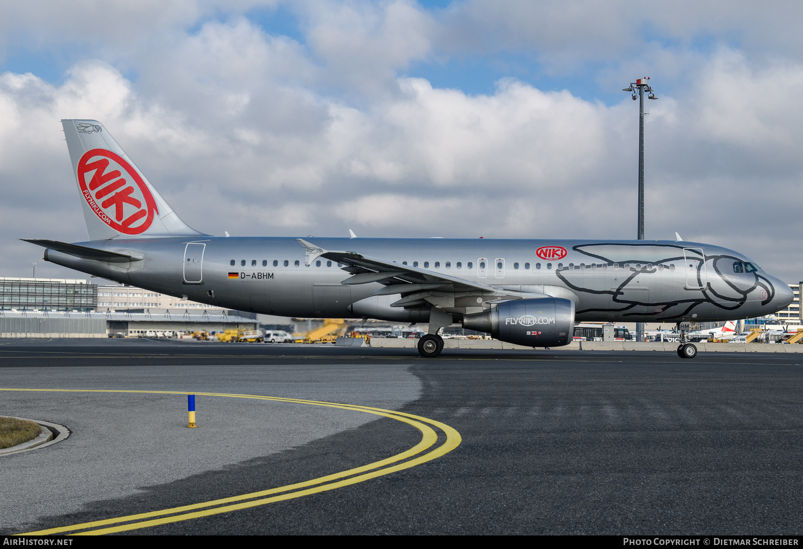 Aircraft Photo of D-ABHM | Airbus A320-214 | Niki | AirHistory.net #844968