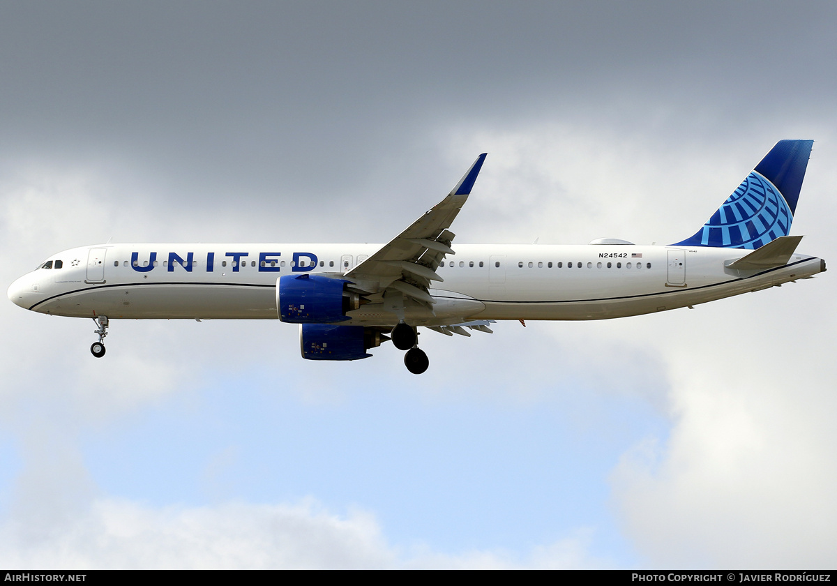 Aircraft Photo of N24542 | Airbus A321-271NX | United Airlines | AirHistory.net #845002