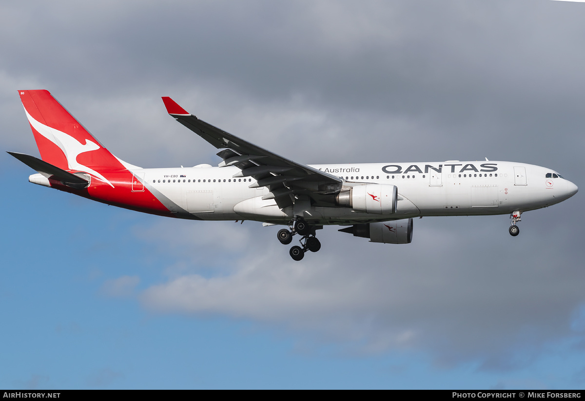 Aircraft Photo of VH-EBO | Airbus A330-202 | Qantas | AirHistory.net #845143