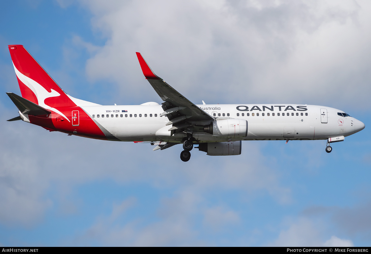 Aircraft Photo of VH-VZR | Boeing 737-838 | Qantas | AirHistory.net #845232