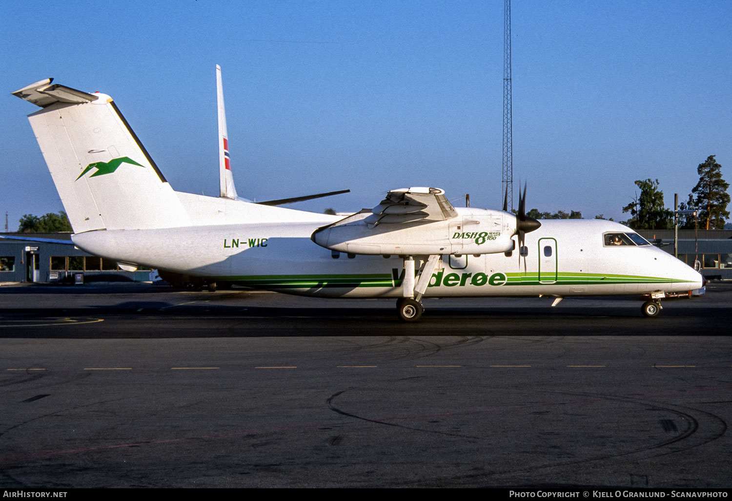 Aircraft Photo of LN-WIC | De Havilland Canada DHC-8-103 Dash 8 | Widerøe | AirHistory.net #845253
