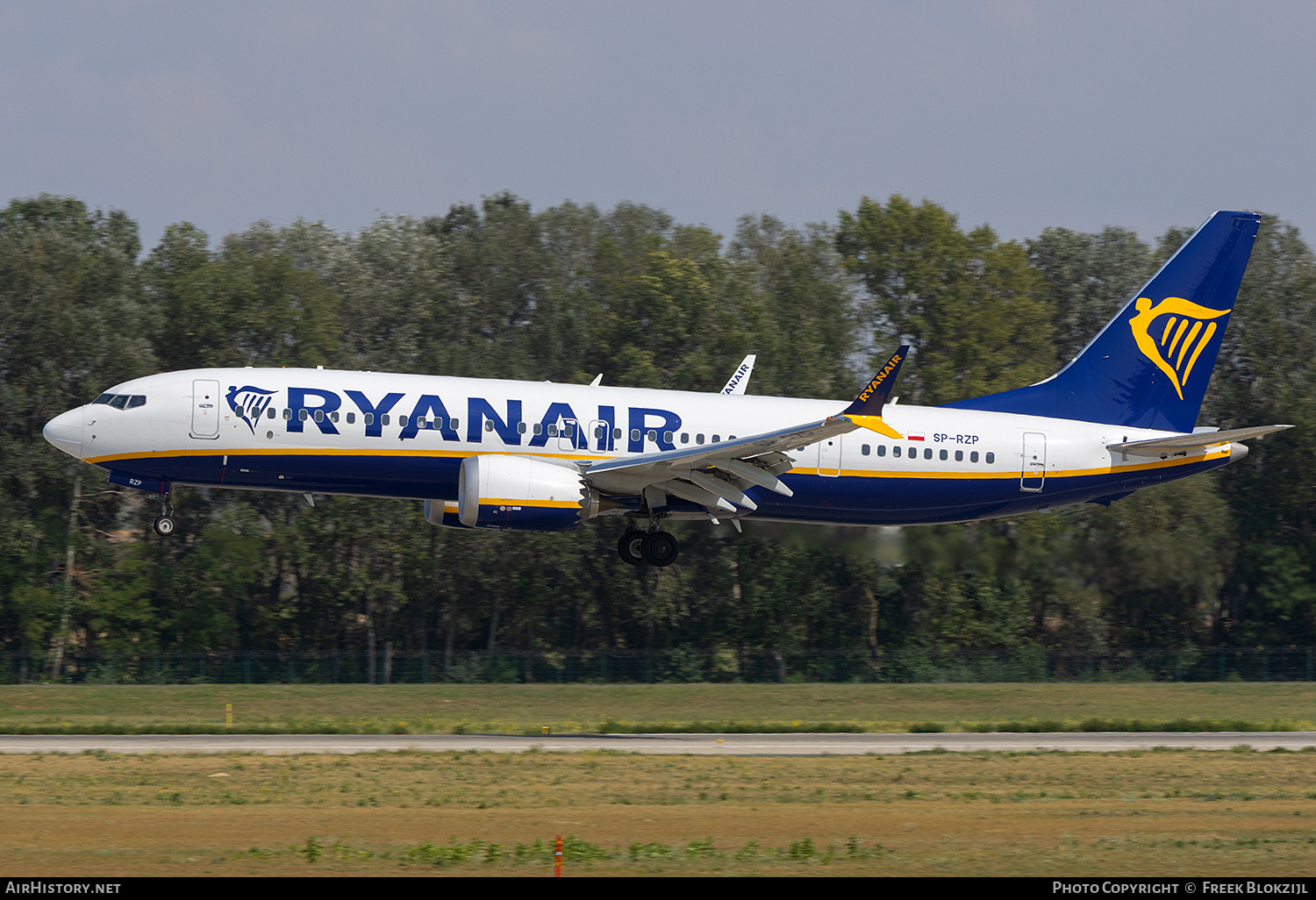 Aircraft Photo of SP-RZP | Boeing 737-8200 Max 200 | Ryanair | AirHistory.net #845260