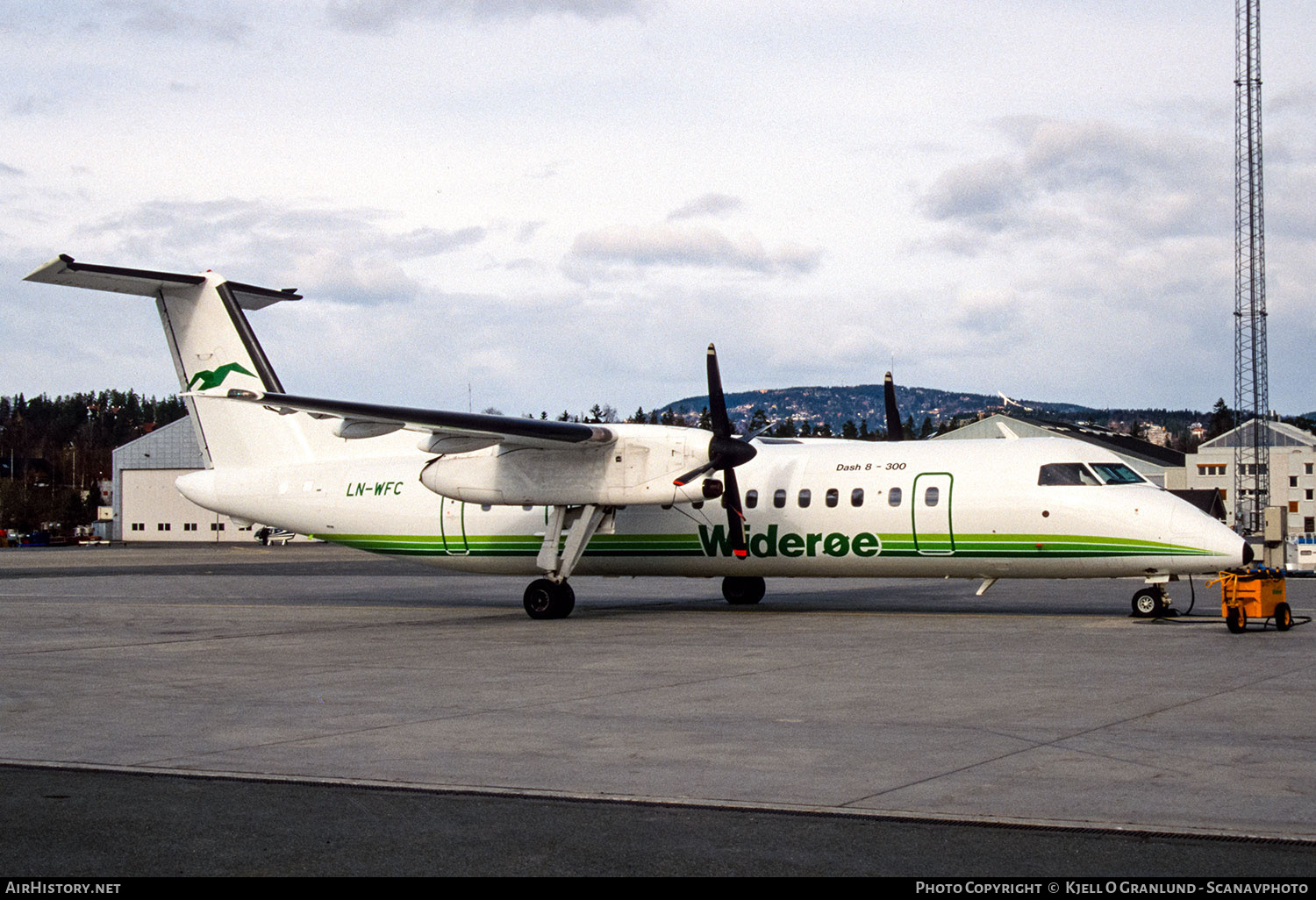 Aircraft Photo of LN-WFC | De Havilland Canada DHC-8-311 Dash 8 | Widerøe | AirHistory.net #845276