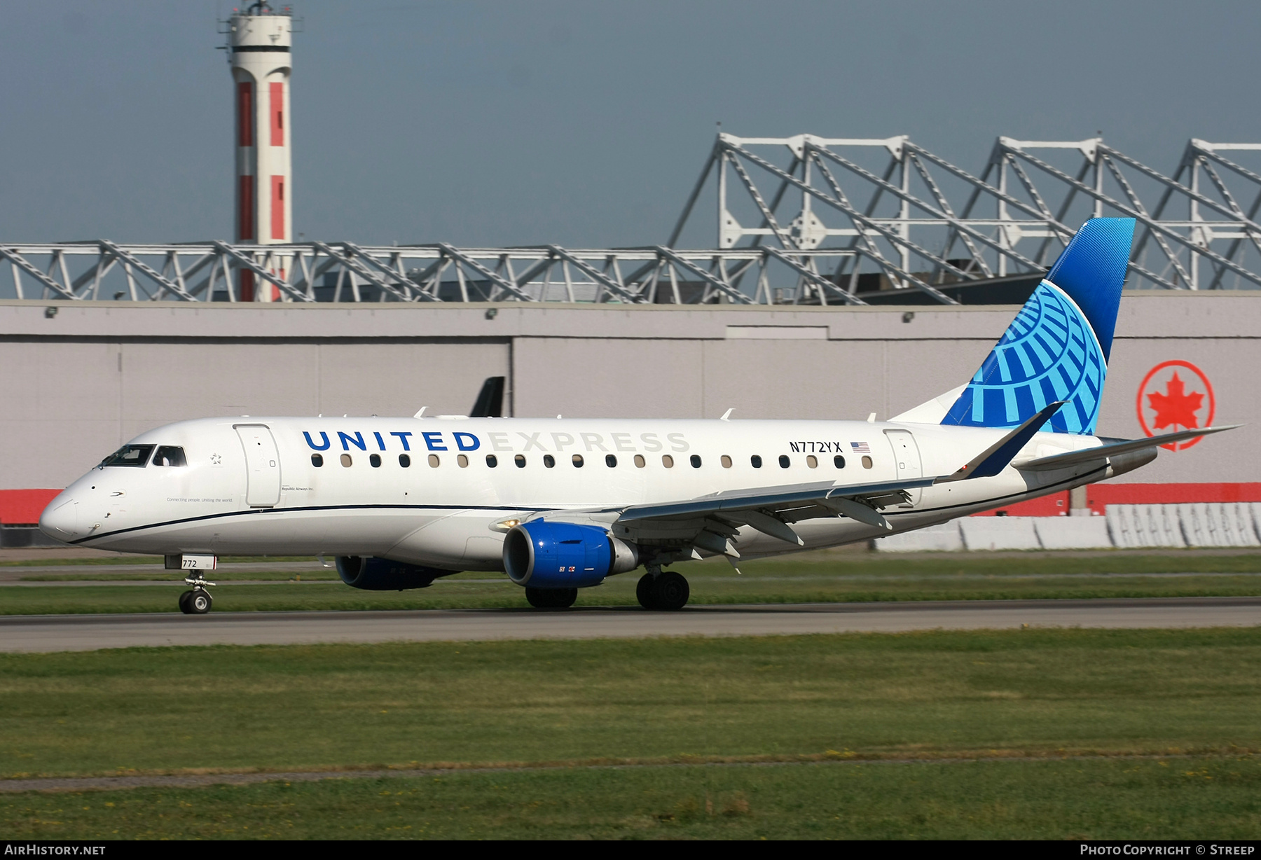 Aircraft Photo of N772YX | Embraer 175LR (ERJ-170-200LR) | United Express | AirHistory.net #845315