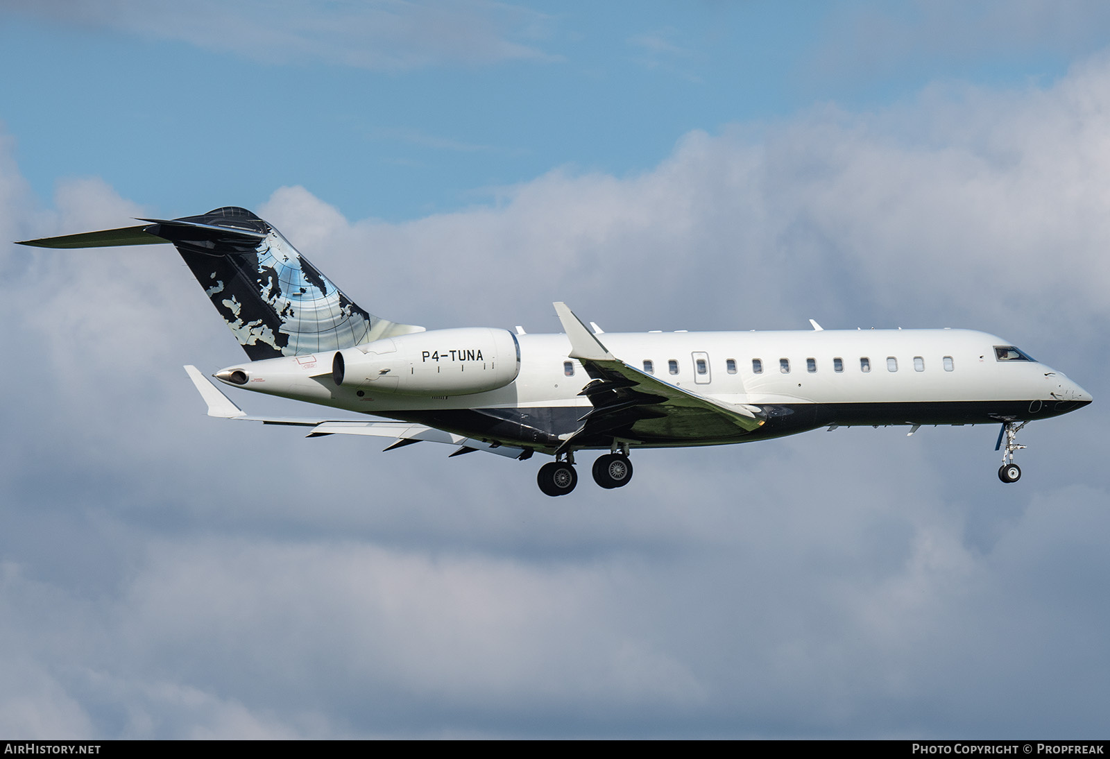 Aircraft Photo of P4-TUNA | Bombardier Global Express XRS (BD-700-1A10) | AirHistory.net #845378