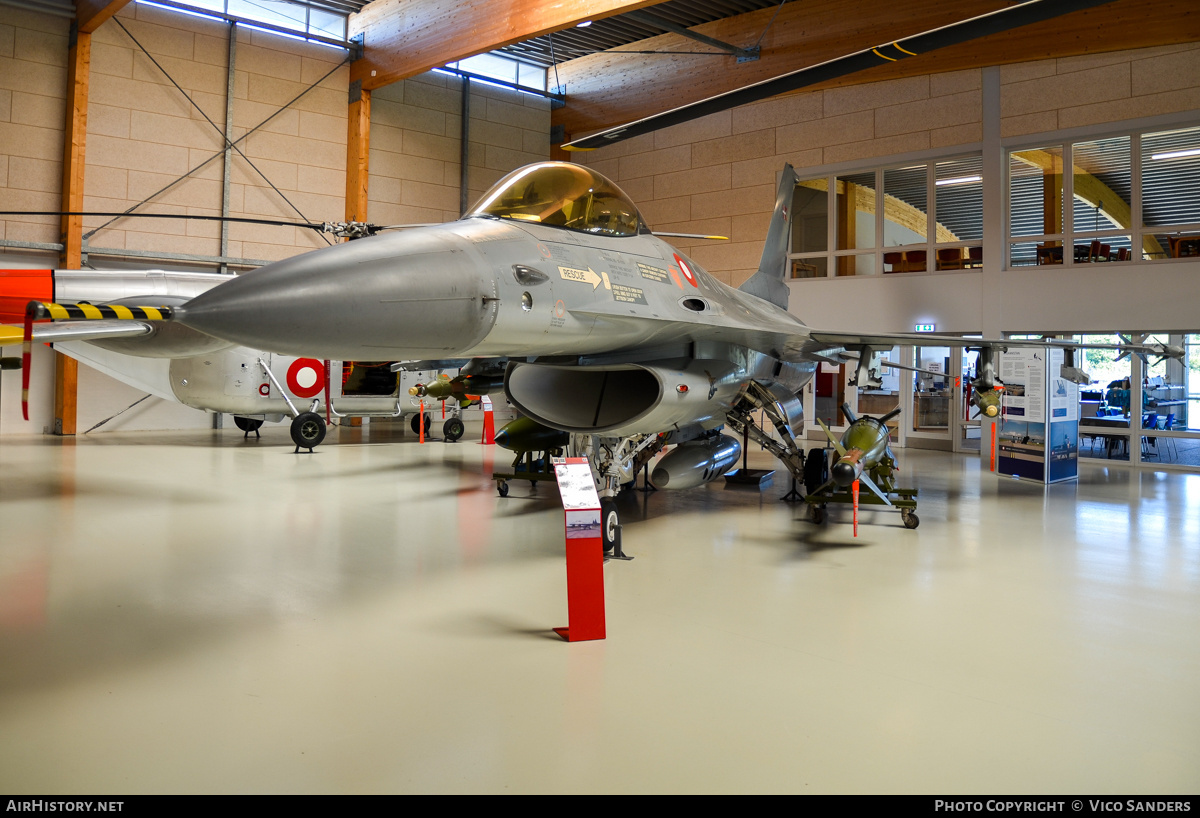 Aircraft Photo of E-174 | General Dynamics F-16A Fighting Falcon | Denmark - Air Force | AirHistory.net #845425