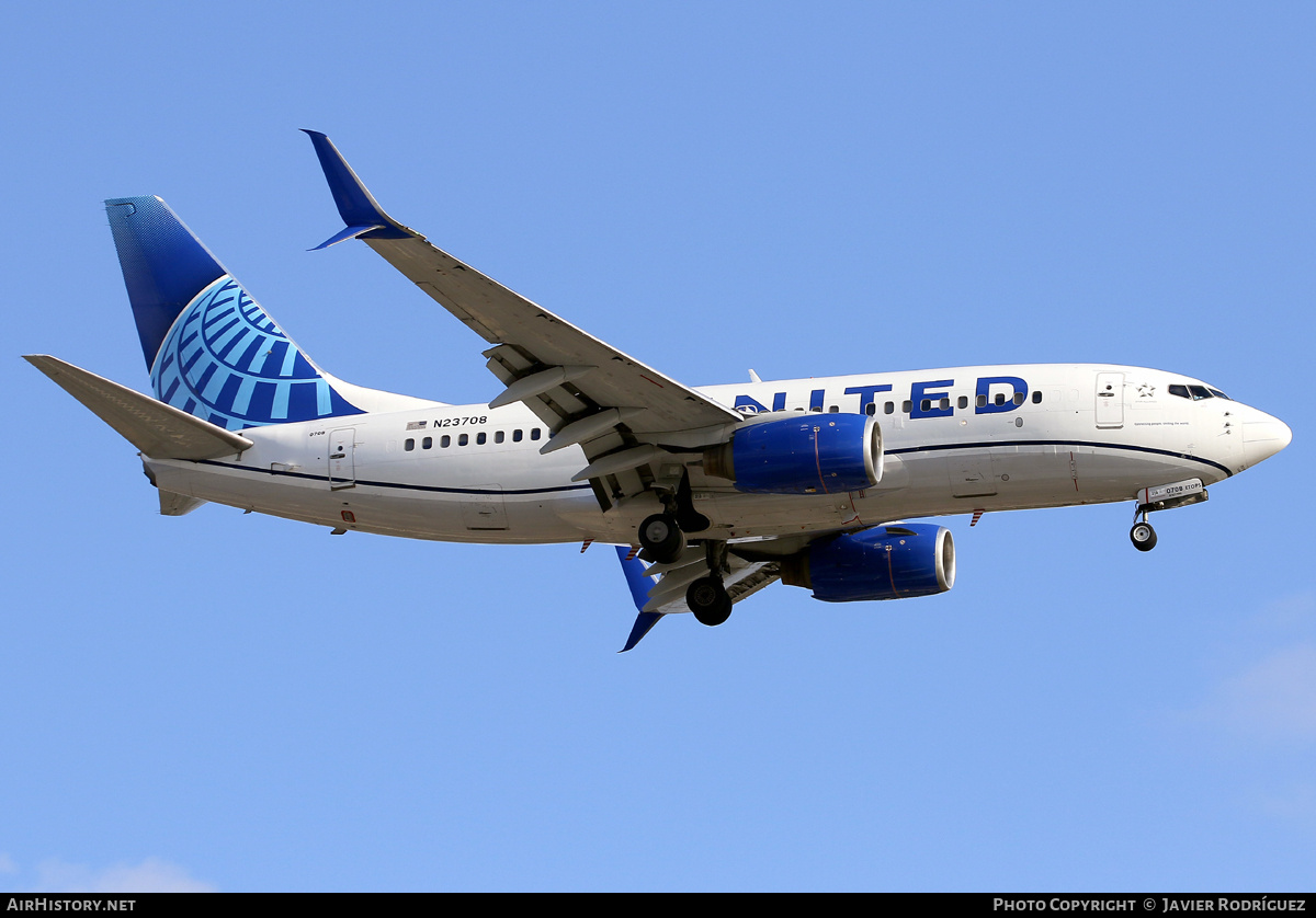 Aircraft Photo of N23708 | Boeing 737-724 | United Airlines | AirHistory.net #845707