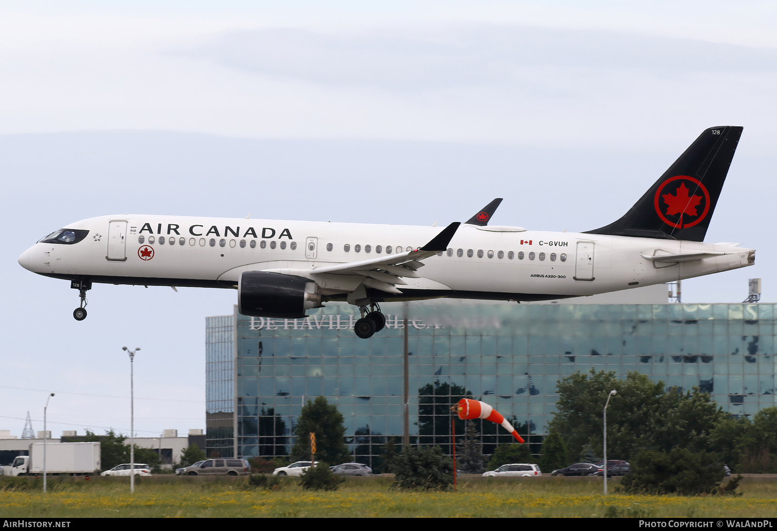 Aircraft Photo of C-GVUH | Airbus A220-371 (BD-500-1A11) | Air Canada | AirHistory.net #845772
