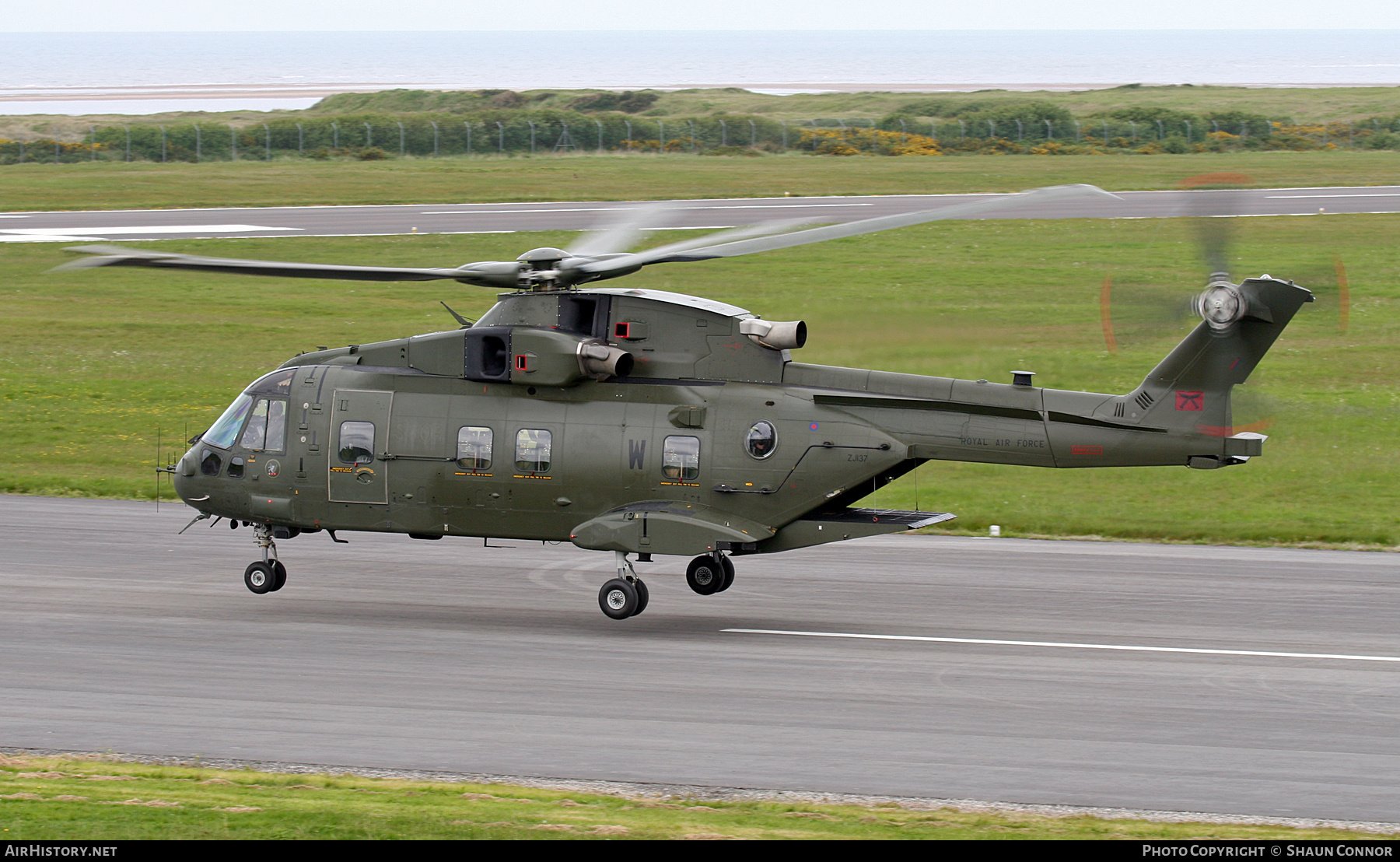 Aircraft Photo of ZJ137 | EHI EH101-411 Merlin HC3 | UK - Air Force | AirHistory.net #845928