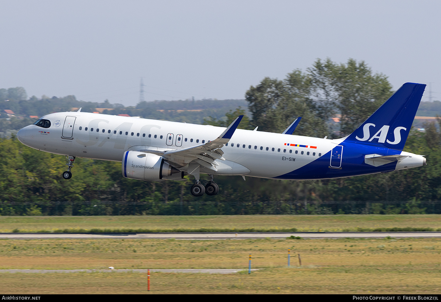 Aircraft Photo of EI-SIW | Airbus A320-251N | Scandinavian Airlines - SAS | AirHistory.net #846019
