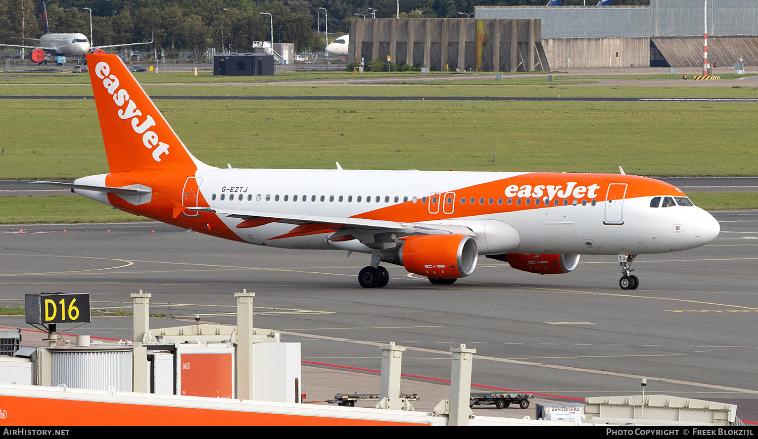 Aircraft Photo of G-EZTJ | Airbus A320-214 | EasyJet | AirHistory.net #846199