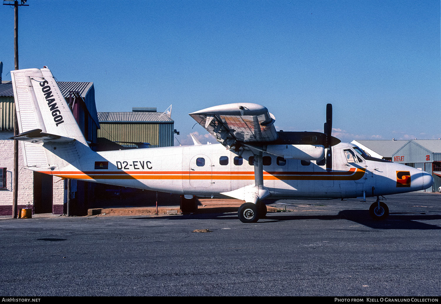 Aircraft Photo of D2-EVC | De Havilland Canada DHC-6-300 Twin Otter | Sonangol Aeronáutica | AirHistory.net #846229
