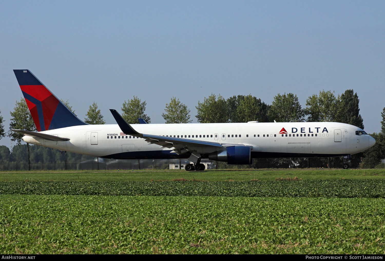 Aircraft Photo of N188DN | Boeing 767-332/ER | Delta Air Lines | AirHistory.net #846375