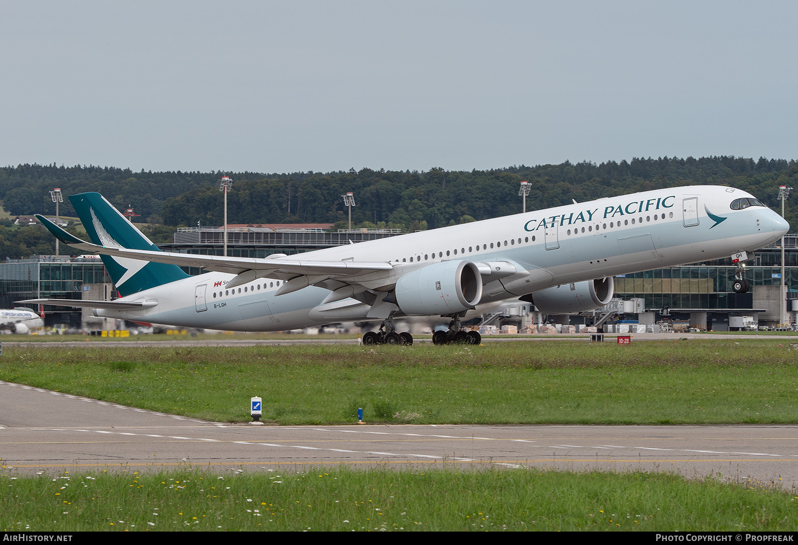 Aircraft Photo of B-LQH | Airbus A350-941 | Cathay Pacific Airways | AirHistory.net #846405