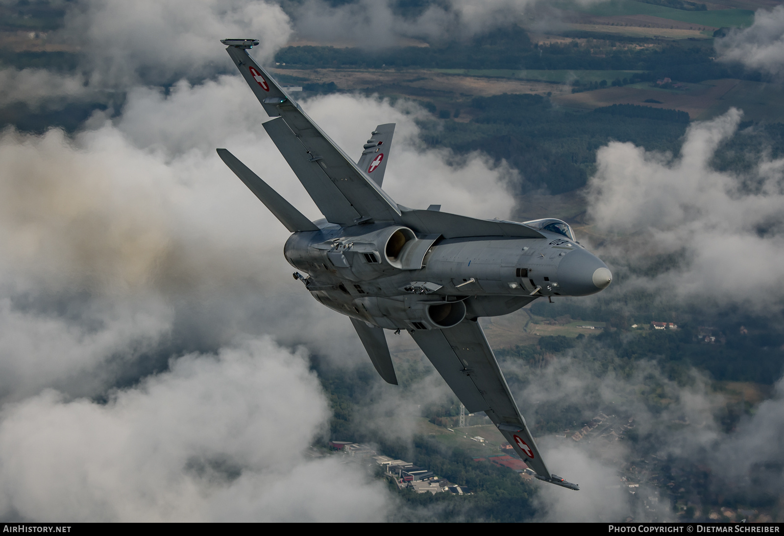 Aircraft Photo of J-5013 | McDonnell Douglas F/A-18C Hornet | Switzerland - Air Force | AirHistory.net #846424