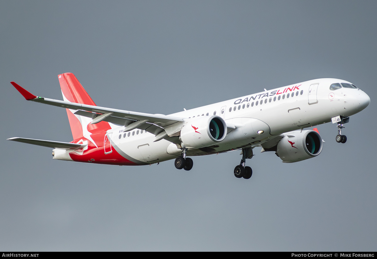Aircraft Photo of VH-X4B | Bombardier CSeries CS300 (BD-500-1A11) | QantasLink | AirHistory.net #846492
