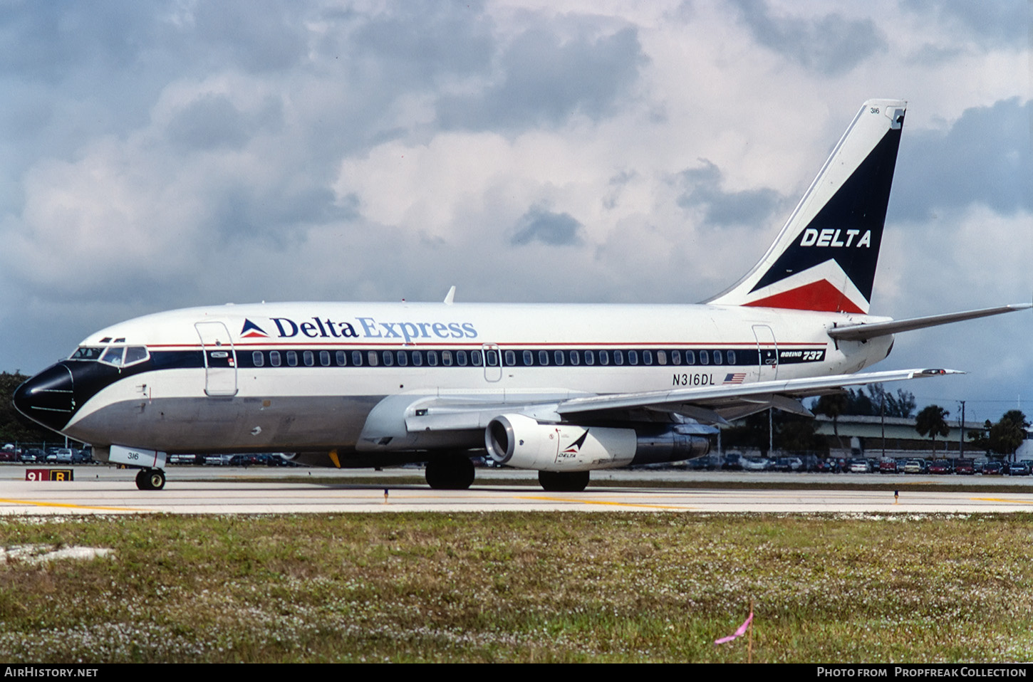 Aircraft Photo of N316DL | Boeing 737-232/Adv | Delta Express | AirHistory.net #846513