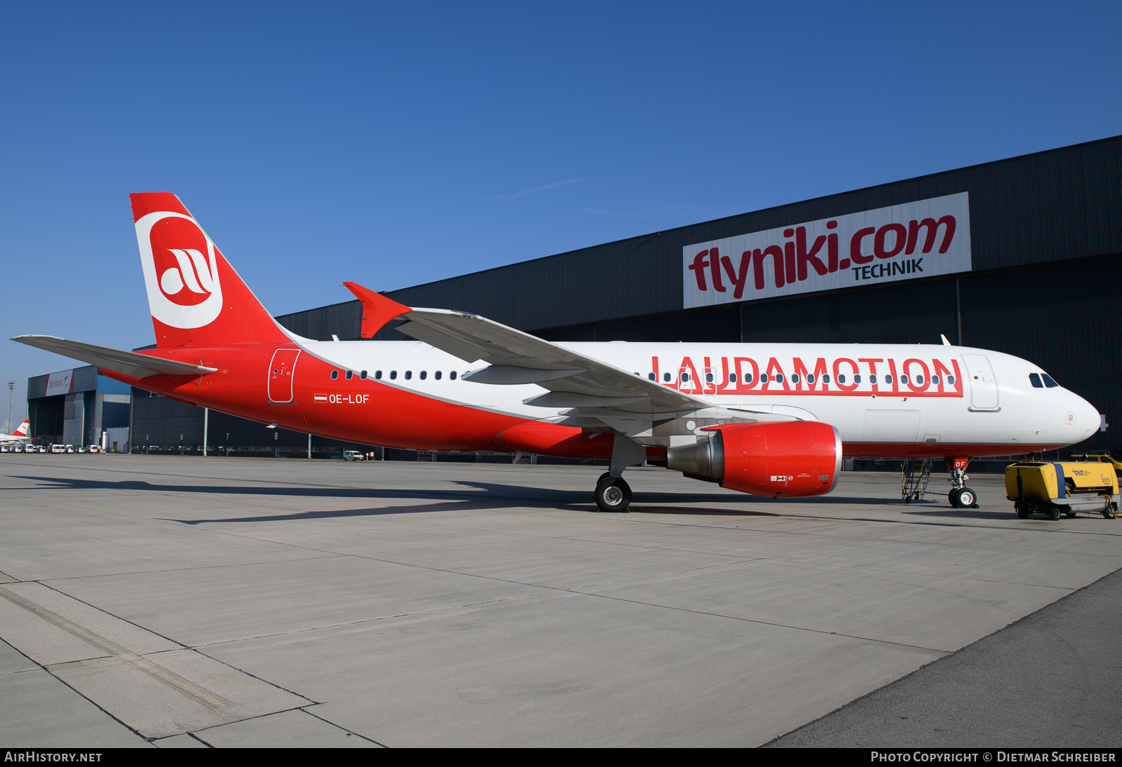 Aircraft Photo of OE-LOF | Airbus A320-214 | Laudamotion | AirHistory.net #846531