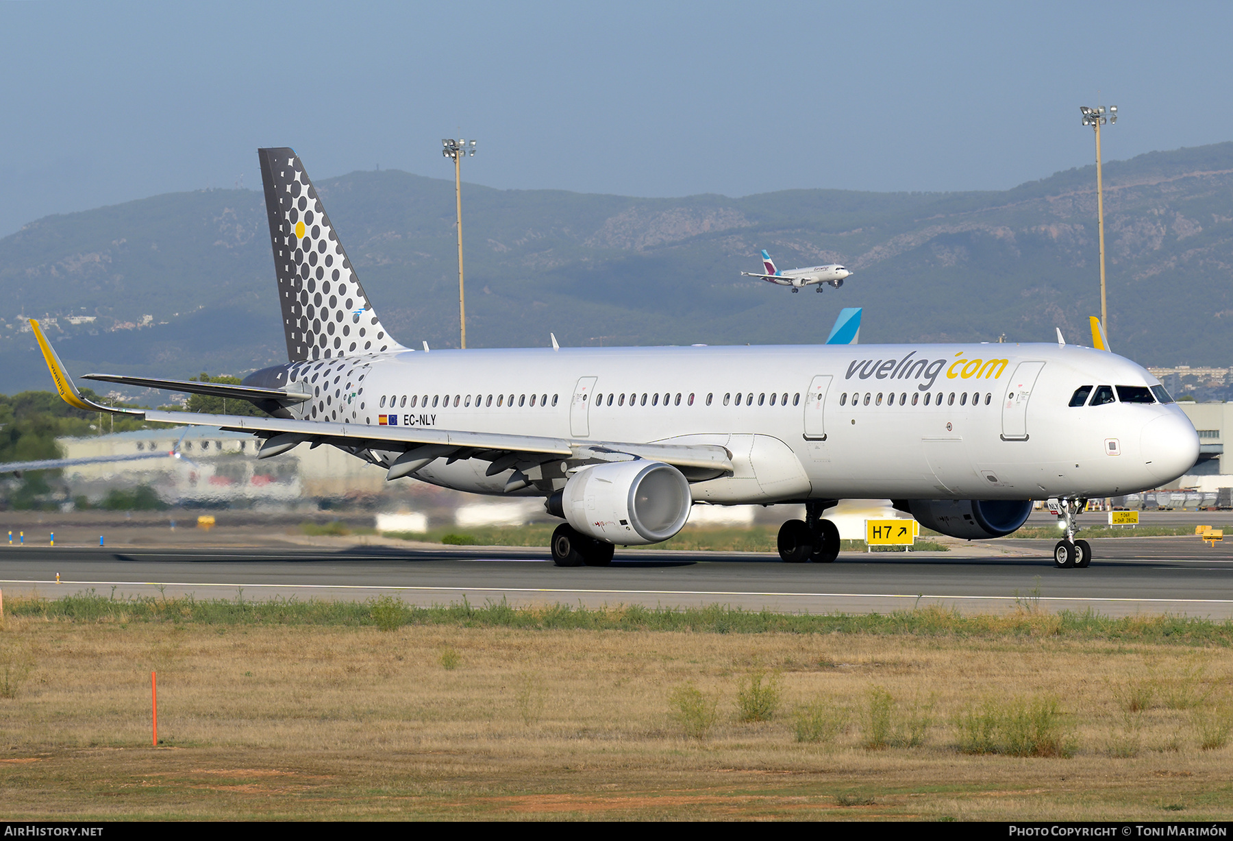 Aircraft Photo of EC-NLY | Airbus A321-211 | Vueling Airlines | AirHistory.net #847148
