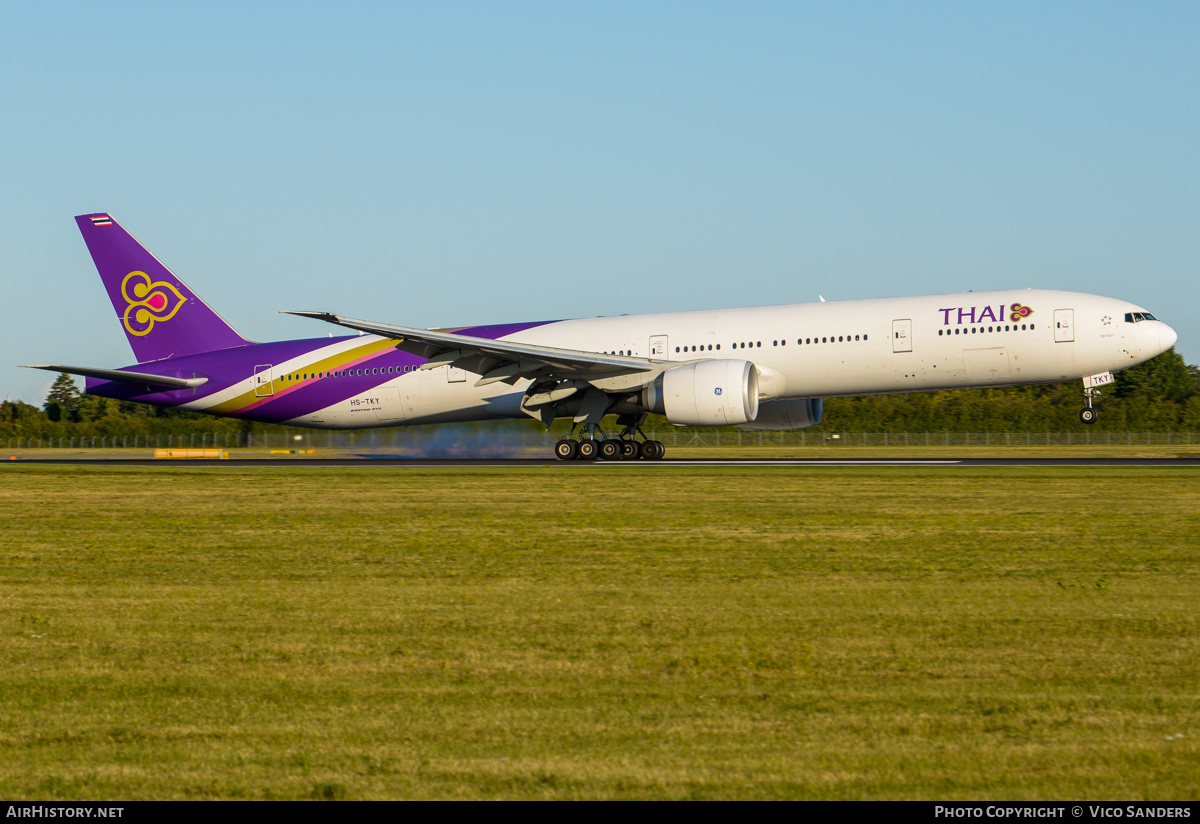 Aircraft Photo of HS-TKY | Boeing 777-3D7/ER | Thai Airways International | AirHistory.net #847174