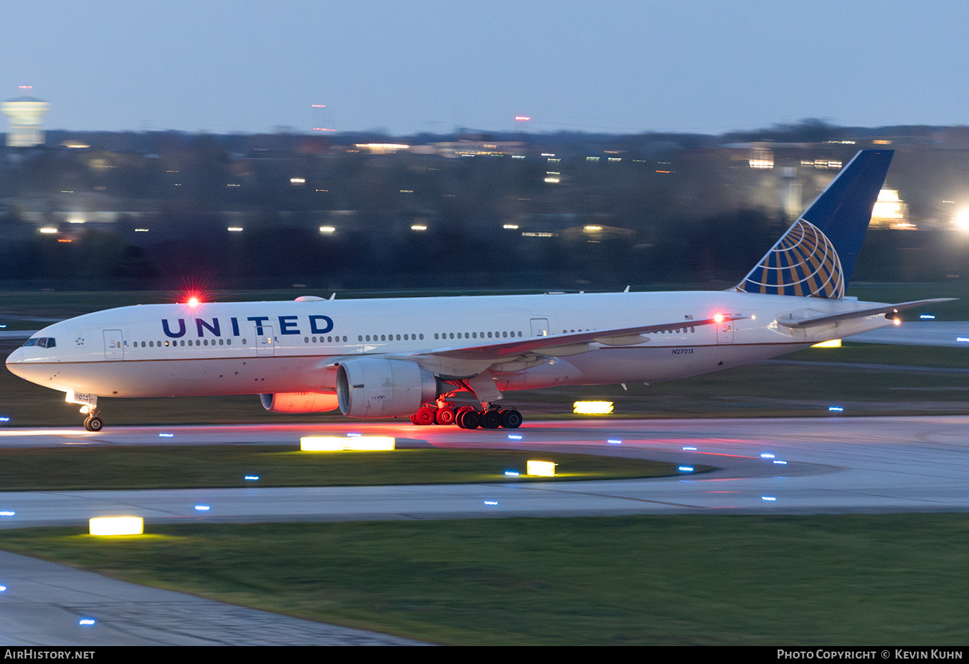 Aircraft Photo of N27015 | Boeing 777-224/ER | United Airlines | AirHistory.net #847424