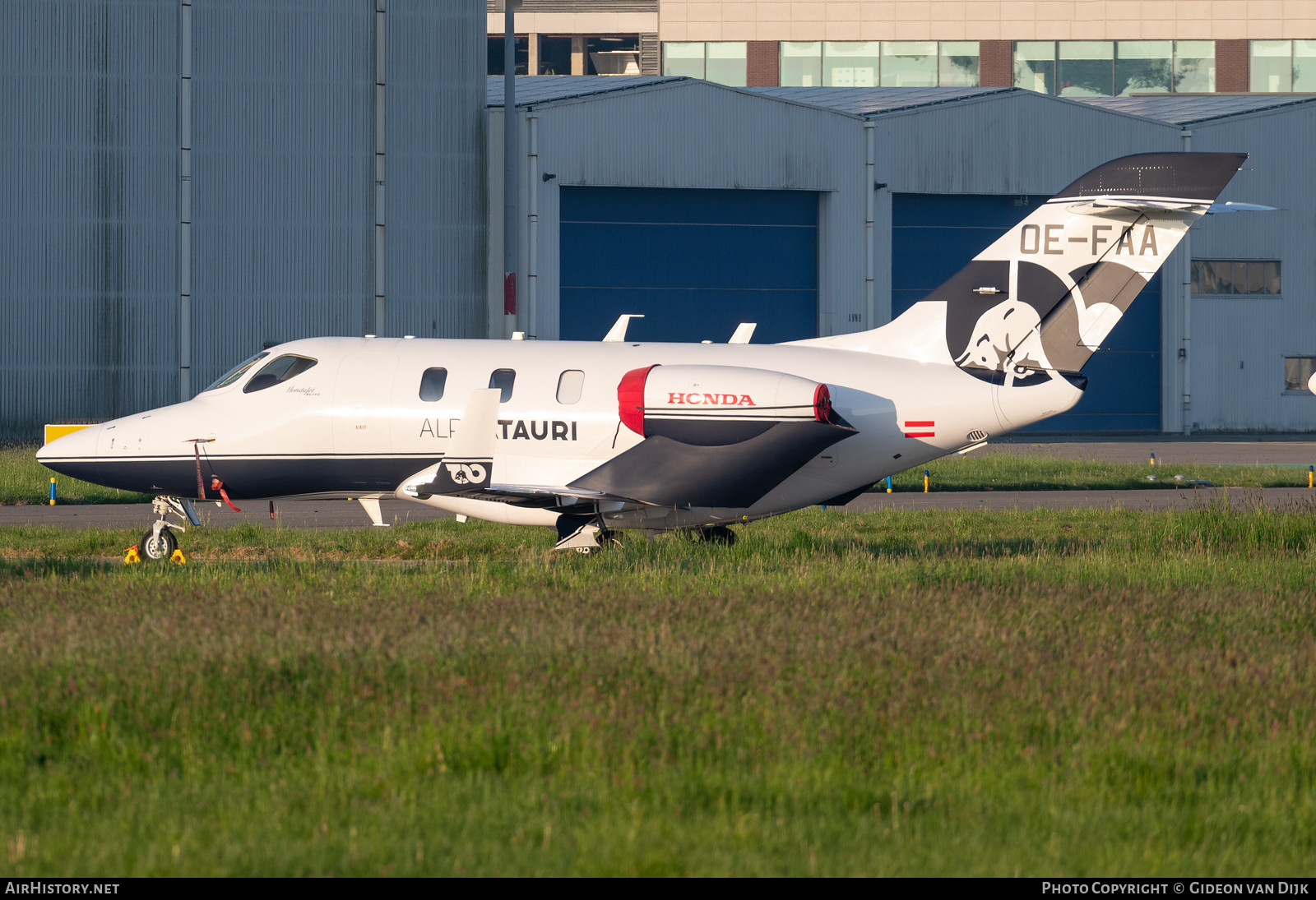 Aircraft Photo of OE-FAA | Honda HA-420 HondaJet | AlphaTauri Fashion | AirHistory.net #847672