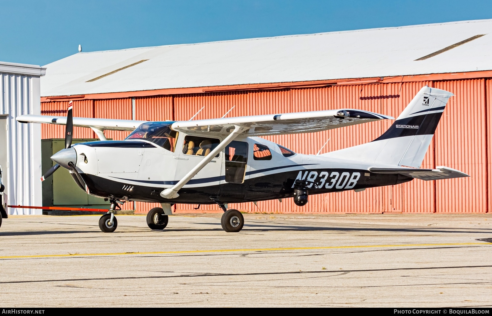 Aircraft Photo of N8330B | Cessna 206H Stationair | AirHistory.net #847984