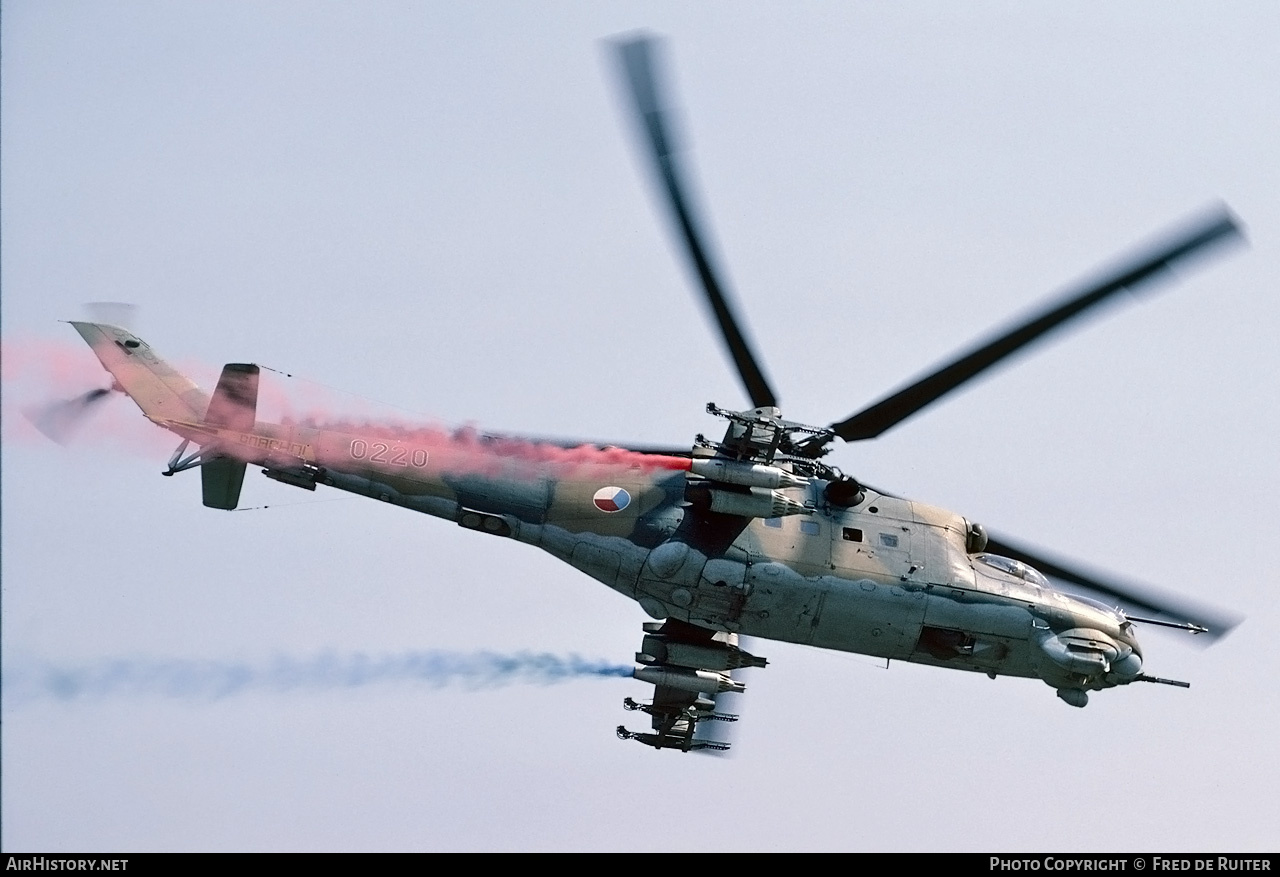 Aircraft Photo of 0220 | Mil Mi-24D | Czechoslovakia - Air Force | AirHistory.net #848006