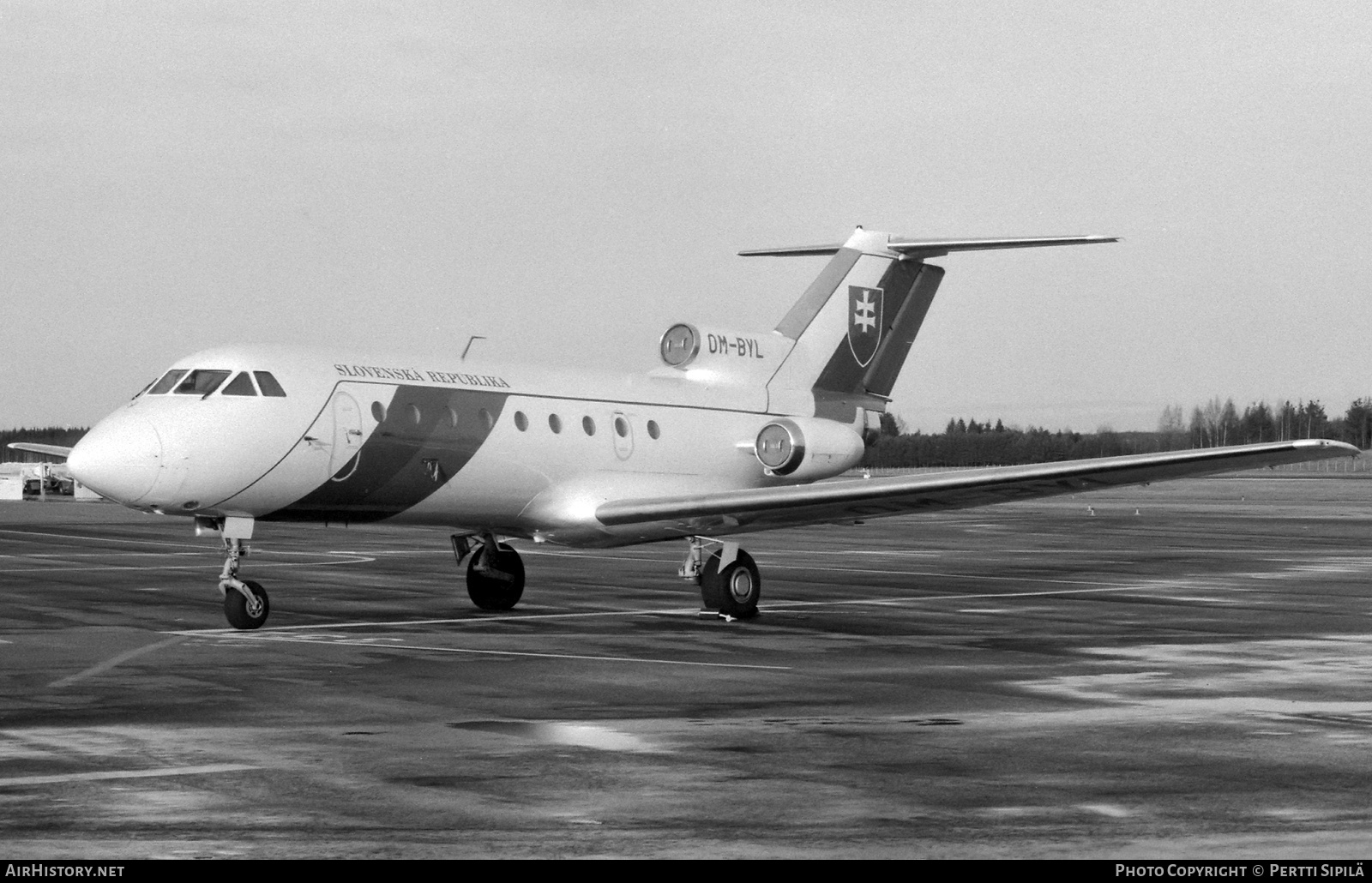 Aircraft Photo of OM-BYL | Yakovlev Yak-40 | Slovakia - Government | AirHistory.net #848007