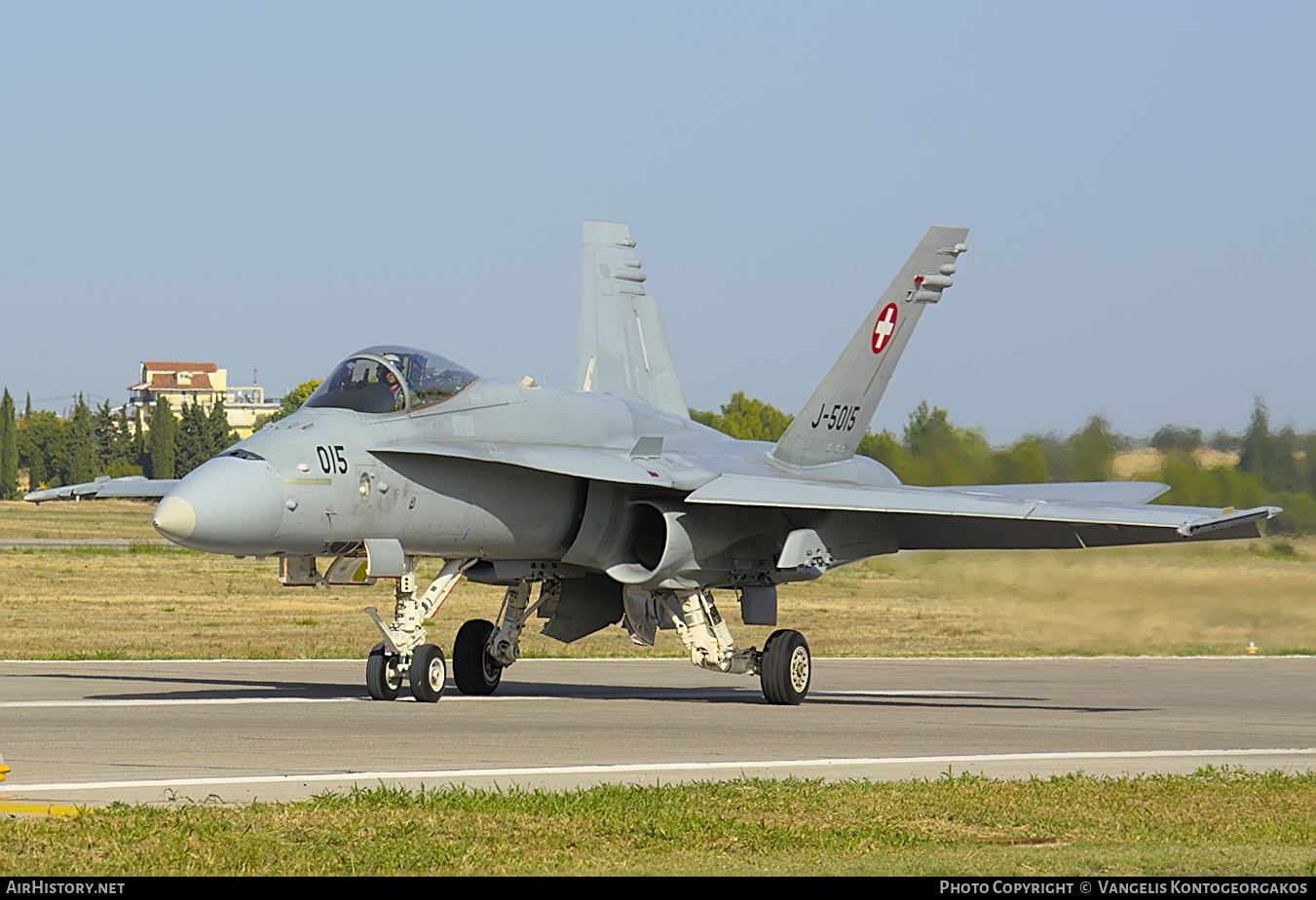 Aircraft Photo of J-5015 | McDonnell Douglas F/A-18C Hornet | Switzerland - Air Force | AirHistory.net #848015