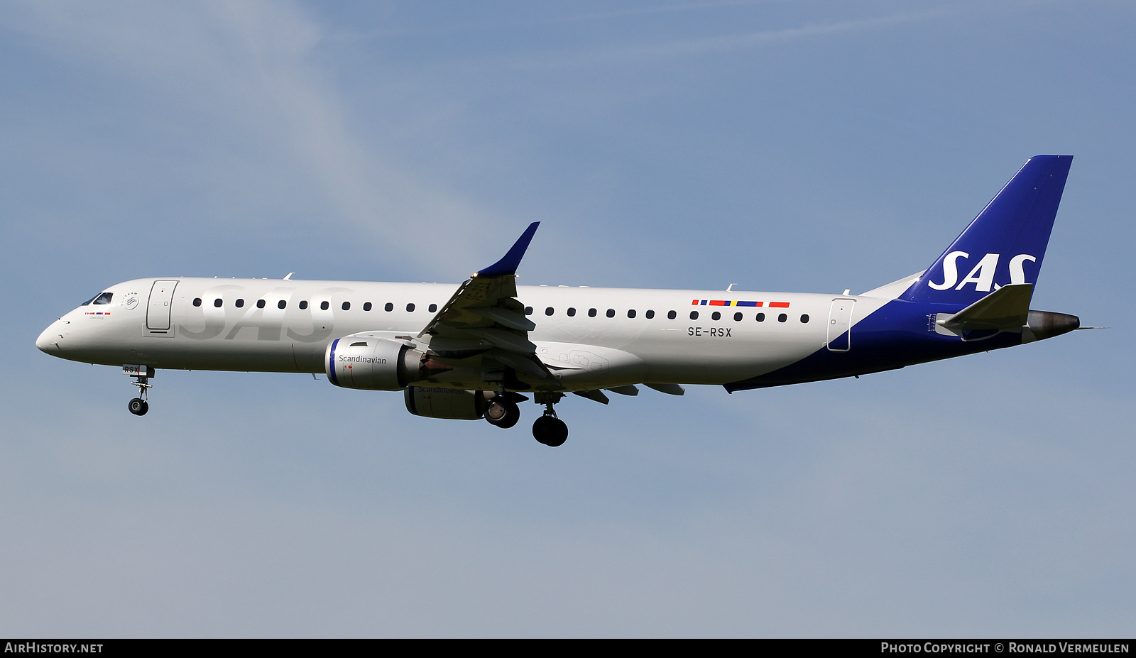 Aircraft Photo of SE-RSX | Embraer 195LR (ERJ-190-200LR) | Scandinavian Airlines - SAS | AirHistory.net #848211