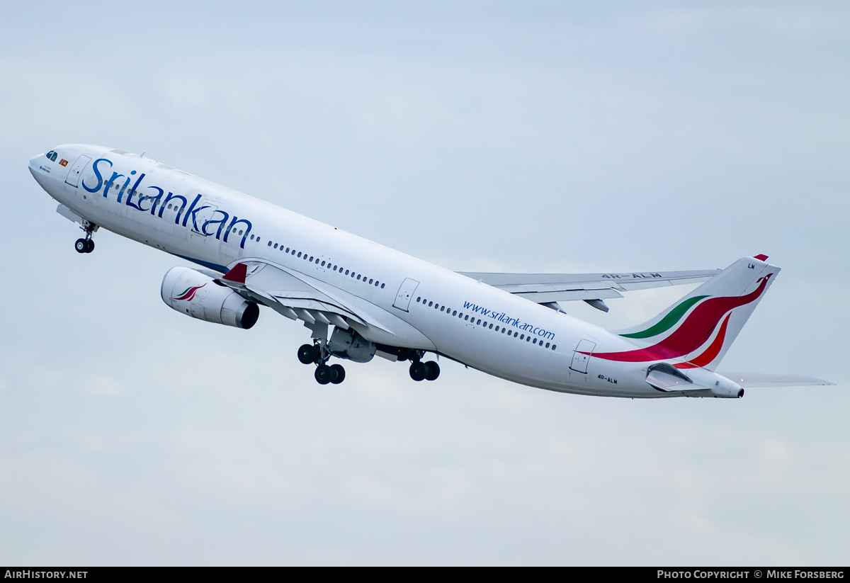 Aircraft Photo of 4R-ALM | Airbus A330-343E | SriLankan Airlines | AirHistory.net #848212