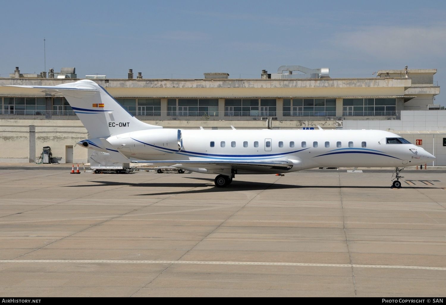 Aircraft Photo of EC-OMT | Bombardier Global 5000 (BD-700-1A11) | AirHistory.net #848432