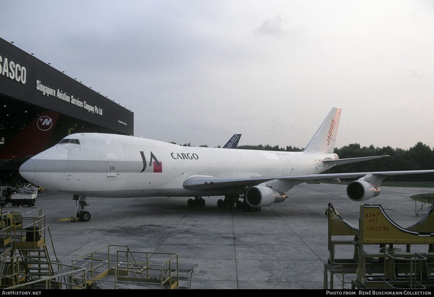 Aircraft Photo of JA8165 | Boeing 747-221F/SCD | Japan Airlines - JA Cargo | AirHistory.net #848452
