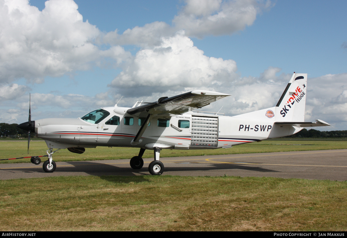 Aircraft Photo of PH-SWP | Cessna 208B Texas Turbine Supervan 900 | Skydive Teuge | AirHistory.net #848526