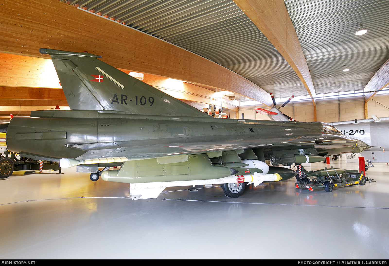 Aircraft Photo of AR-109 | Saab RF-35 Draken | Denmark - Air Force | AirHistory.net #848544
