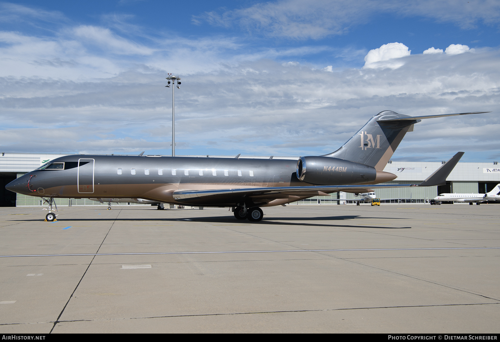 Aircraft Photo of N444BM | Bombardier Global 5000 (BD-700-1A11) | AirHistory.net #848557