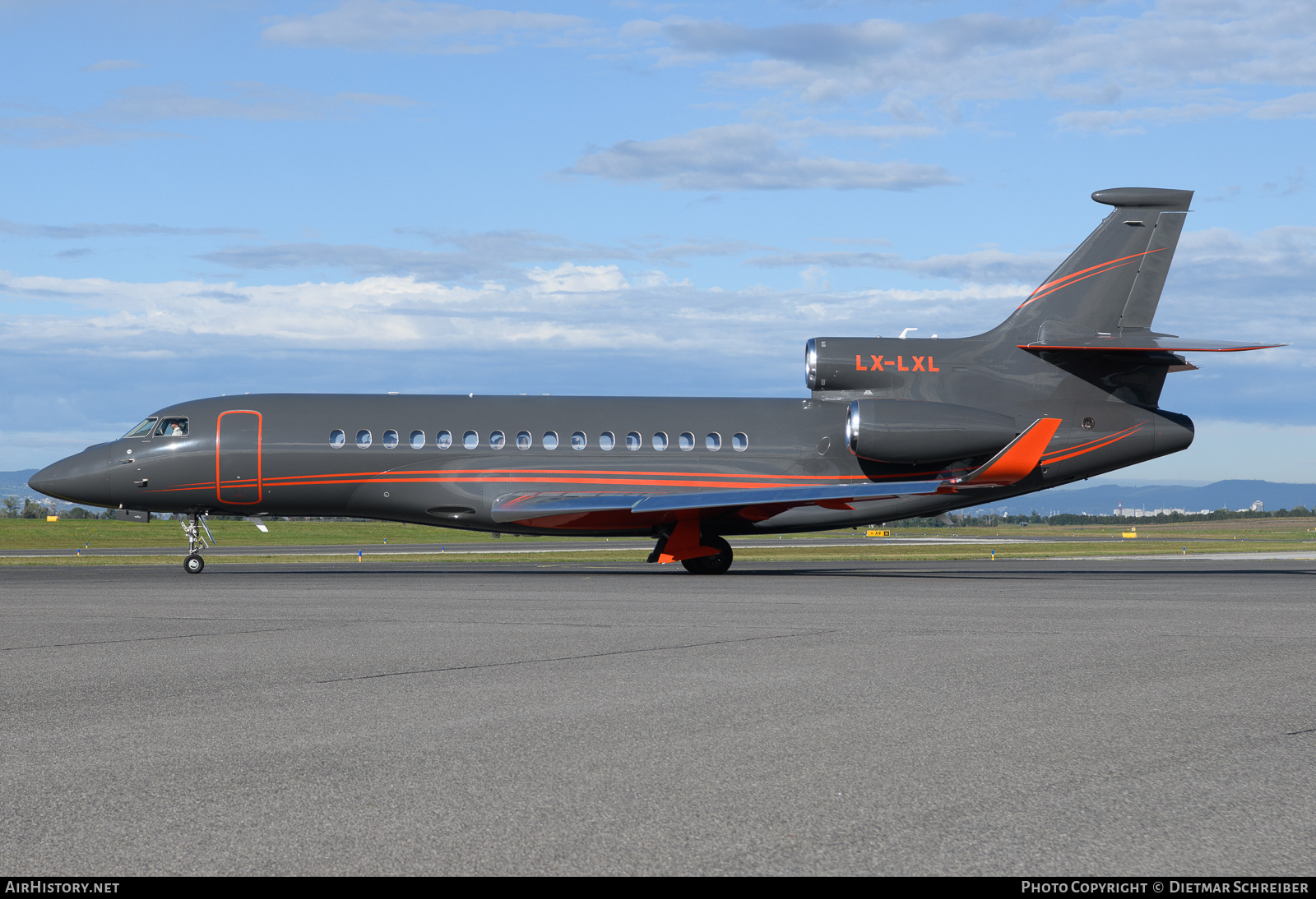 Aircraft Photo of LX-LXL | Dassault Falcon 8X | AirHistory.net #848560