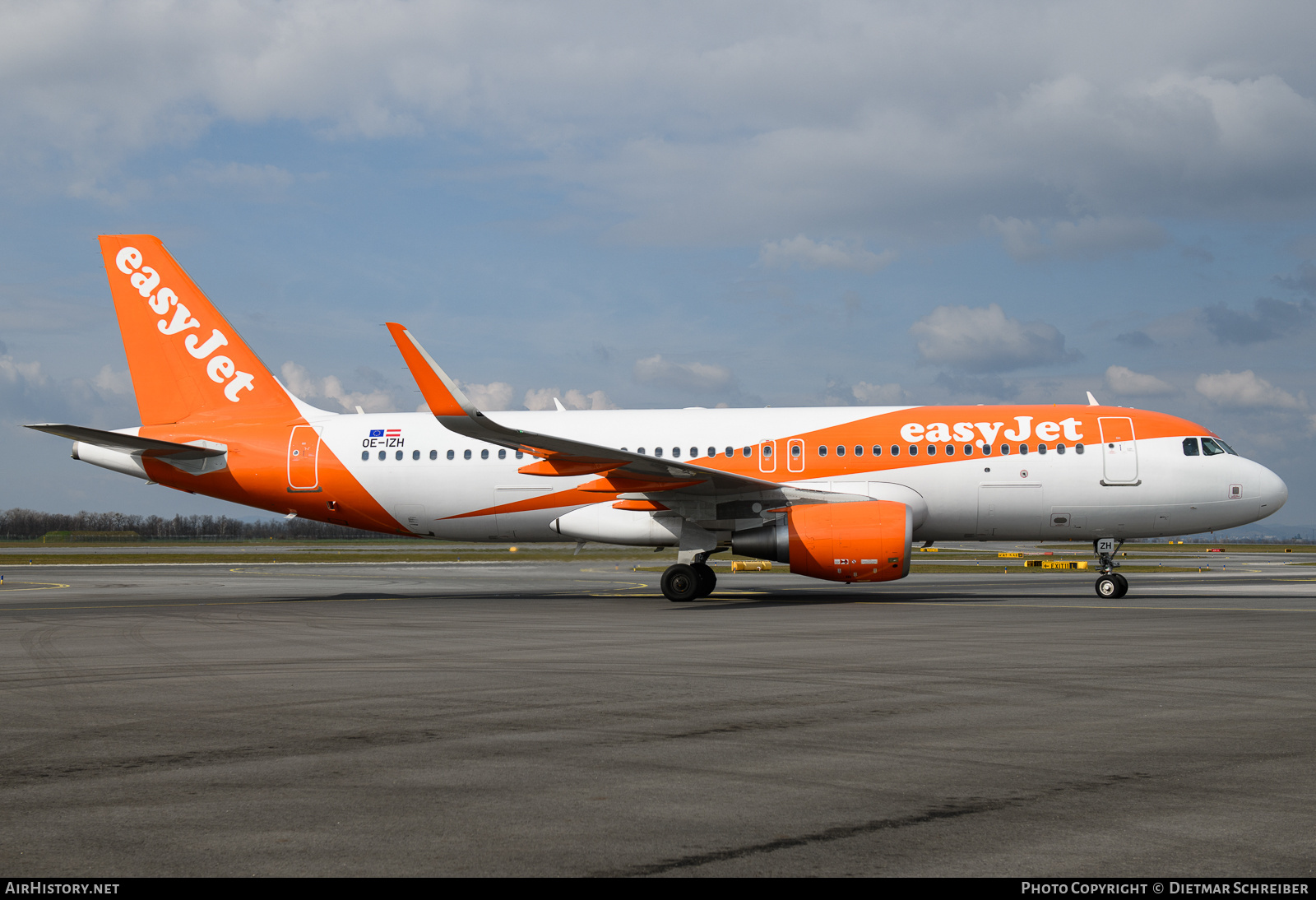 Aircraft Photo of OE-IZH | Airbus A320-214 | EasyJet | AirHistory.net #848574