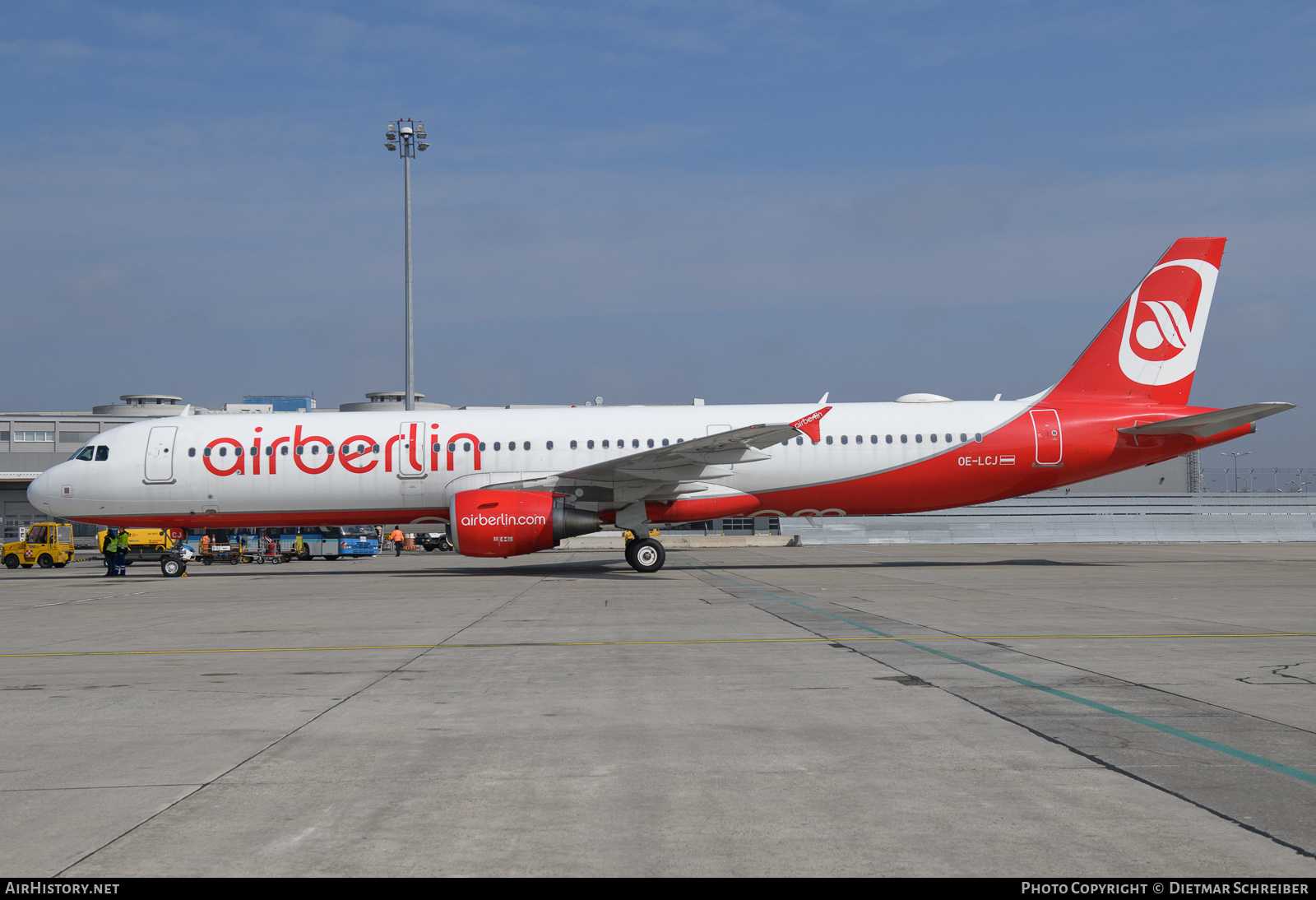 Aircraft Photo of OE-LCJ | Airbus A321-211 | Air Berlin | AirHistory.net #848590