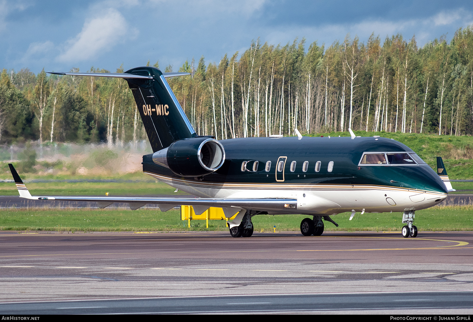 Aircraft Photo of OH-WIC | Bombardier Challenger 604 (CL-600-2B16) | JetFlite | AirHistory.net #848603